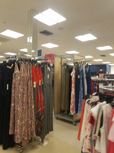 Department Store «Marshalls», reviews and photos, 275 Needham St, Newton, MA 02464, USA