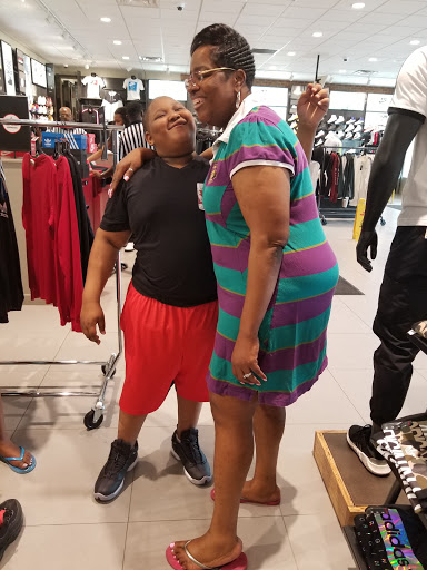 Shoe Store «Foot Locker», reviews and photos, 2942 W Davison St, Detroit, MI 48238, USA