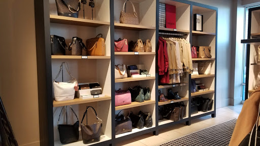 Outlet Mall «Tanger Outlet Riverhead», reviews and photos, 200 Tanger Mall Dr, Riverhead, NY 11901, USA