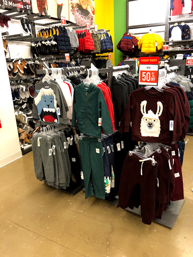 Clothing Store «Old Navy», reviews and photos, 40-24 College Point Blvd, Flushing, NY 11354, USA