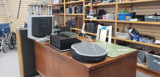 Thrift Store «New To You Upscale Resale Store», reviews and photos, 1700 W Roosevelt Rd, Broadview, IL 60155, USA