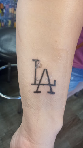 Tattoo Shop «Blue Collar Tattoo ™», reviews and photos, 2204 Newport Blvd, Costa Mesa, CA 92627, USA