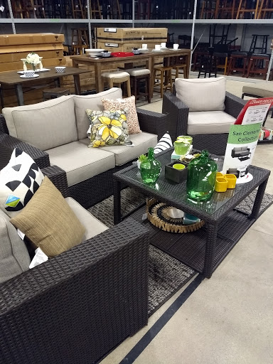 Home Goods Store «At Home», reviews and photos, 4620 Stadium Dr, Kalamazoo, MI 49008, USA