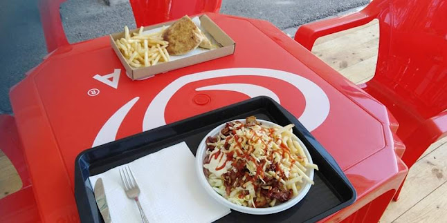 Comentarii opinii despre Lipóti Pékség és Gyorsétterem