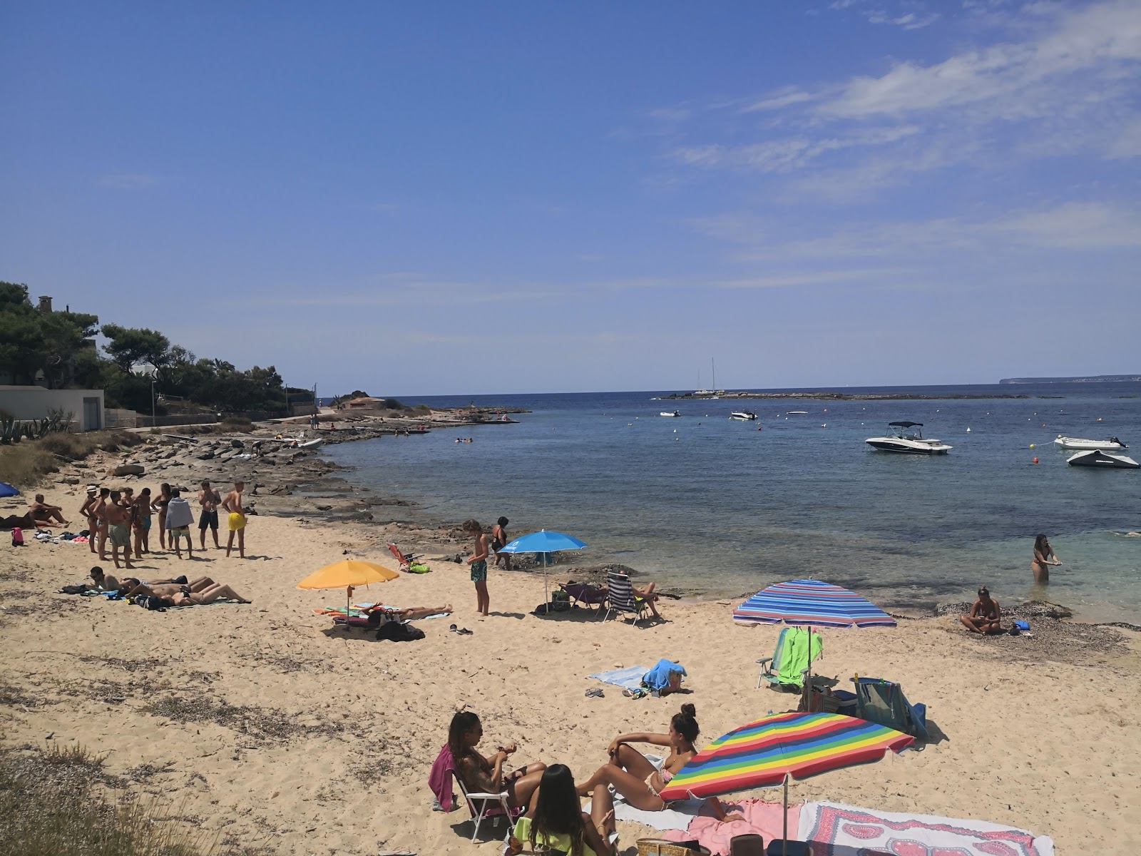 Foto von Playa des Marques mit beiger sand Oberfläche