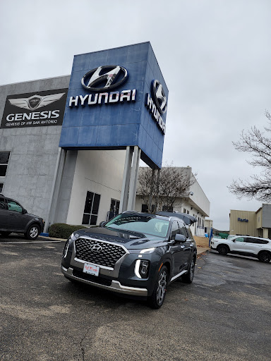 Hyundai Dealer «Red McCombs Hyundai Northwest», reviews and photos, 13663 Interstate 10 Frontage Rd, San Antonio, TX 78249, USA