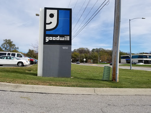 Thrift Store «Goodwill», reviews and photos