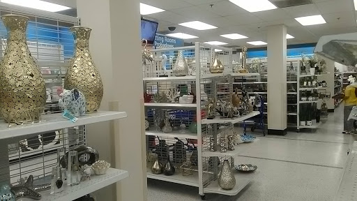 Clothing Store «Ross Dress for Less», reviews and photos, 2753 E Eastland Center Dr, West Covina, CA 91791, USA