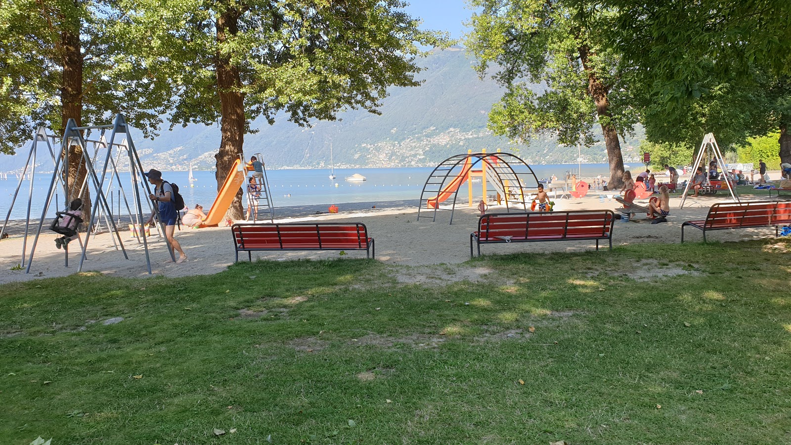Fotografija Bagno Pubblico Ascona podprto z obalami