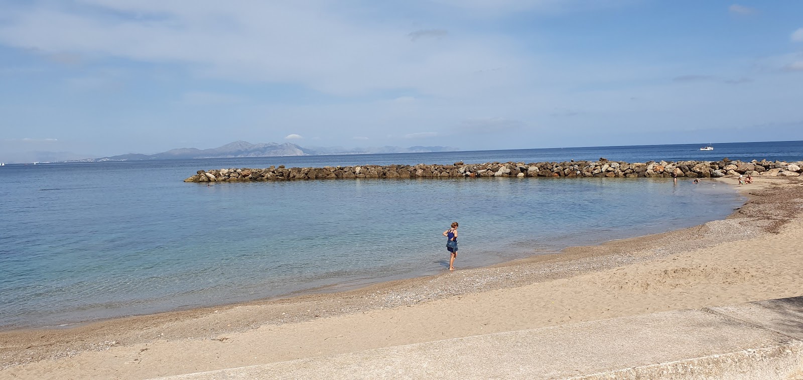 Platja Colonia'in fotoğrafı biraz temiz temizlik seviyesi ile