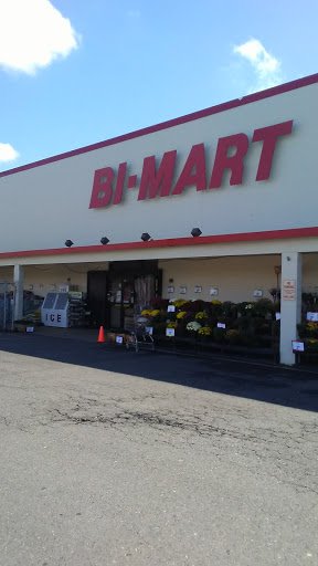 Discount Store «Bi-Mart», reviews and photos, 1600 Mt Hood Ave, Woodburn, OR 97071, USA