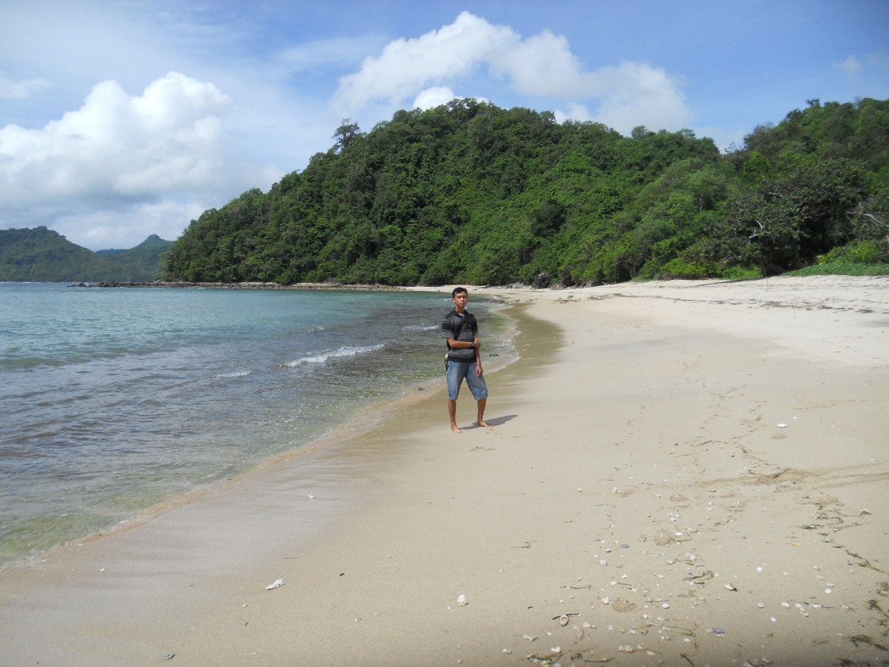 Foto de Rangking Beach com praia espaçosa