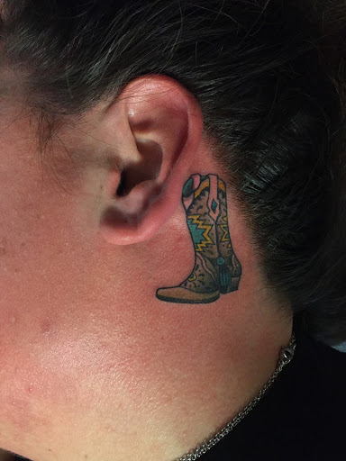 Tattoo Shop «1920 Tattoo», reviews and photos, 8065 S Main St, Helen, GA 30545, USA