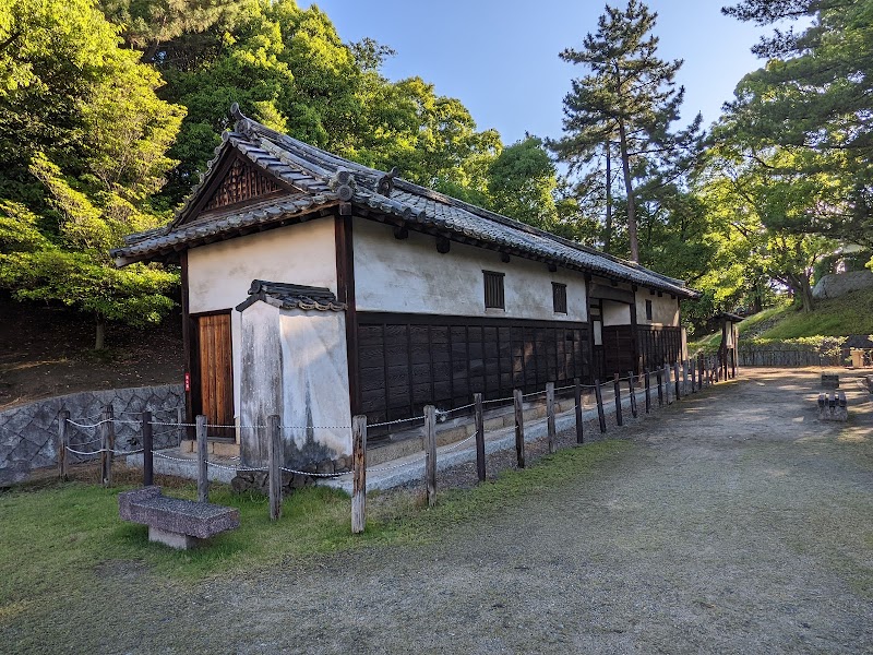 旧内藤家長屋門