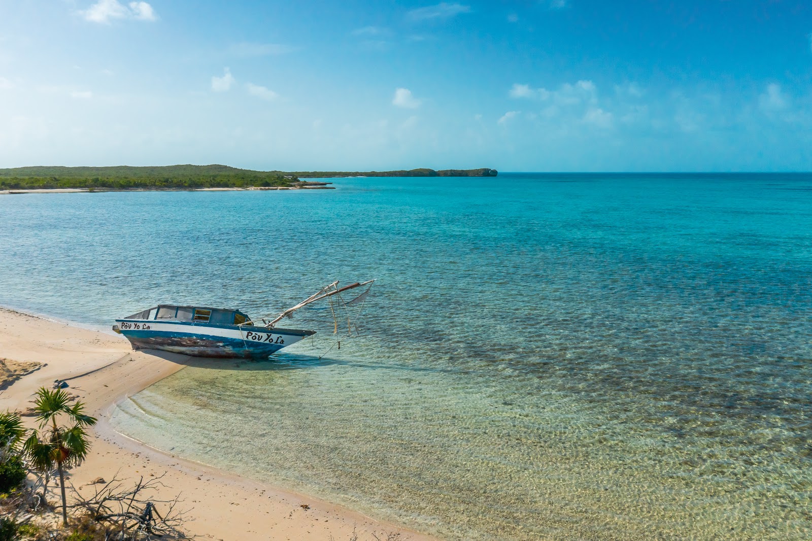 Foto av Bonefish Point beach med turkos rent vatten yta