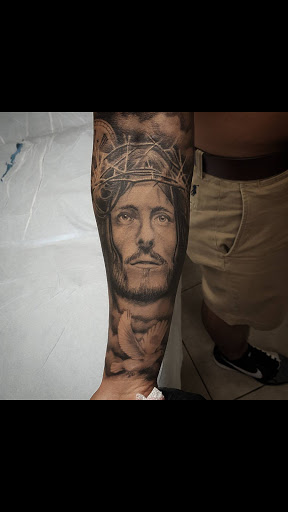 Tattoo Shop «Aces High Tattoo Lake Worth», reviews and photos, 407 S Dixie Hwy, Lake Worth, FL 33460, USA