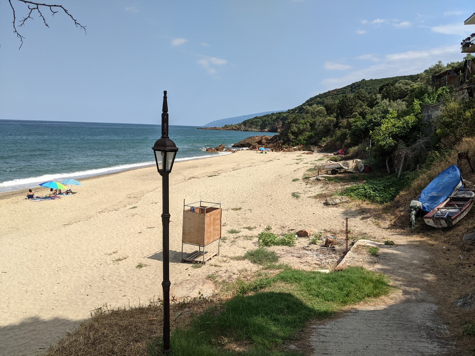 Φωτογραφία του Rakopotamos beach παροχές περιοχής