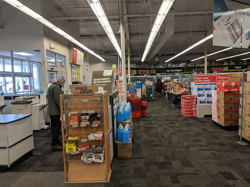 Office Supply Store «Staples», reviews and photos, 2981-2991 Hempstead Turnpike, Levittown, NY 11756, USA