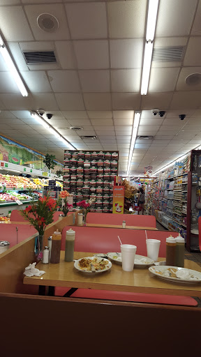 Grocery Store «La Chiquita Supermarket», reviews and photos, 3555 W 26th St, Chicago, IL 60623, USA