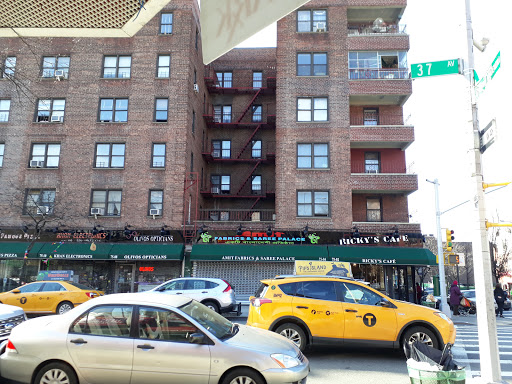 Optician «Olivos Opticians», reviews and photos, 7508 37th Ave, Jackson Heights, NY 11372, USA
