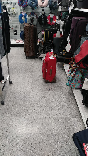 Clothing Store «Ross Dress for Less», reviews and photos, 1050 Mt Prospect Plaza, Mt Prospect, IL 60056, USA