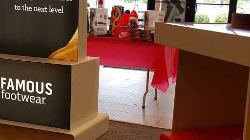 Shoe Store «Famous Footwear», reviews and photos, 3501 NJ-42, Turnersville, NJ 08012, USA