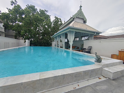 The Inside House Swimming Pool