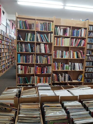 Used Book Store «Lucky Dog Books», reviews and photos, 911 W Jefferson Blvd, Dallas, TX 75208, USA