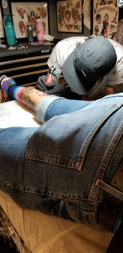 Tattoo Shop «Fleur Noire Tattoo Parlour», reviews and photos, 439 Metropolitan Ave, Brooklyn, NY 11211, USA