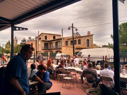 Bar restaurant l’escola - Carrer de Sant Isidre, 1, 17469 Riumors, Girona, Spain