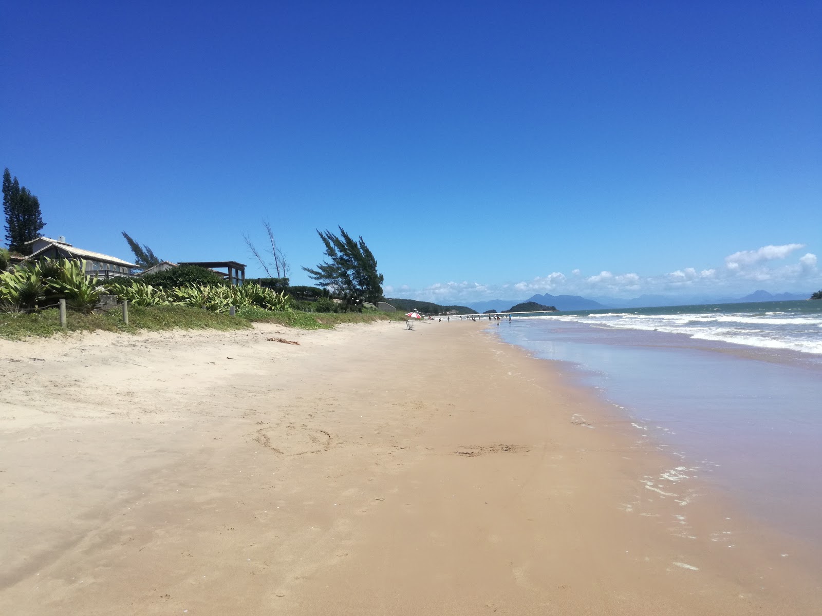 Fotografie cu Praia Rasa cu drept și lung