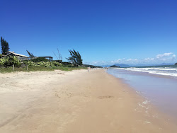 Fotografie cu Praia Rasa cu drept și lung