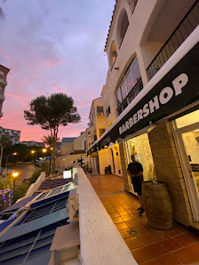 Lucena Barbershop By Antonio Cañete. Av. Gamonal, 11, portal 1, local 11, 29630 Benalmádena, Málaga, España