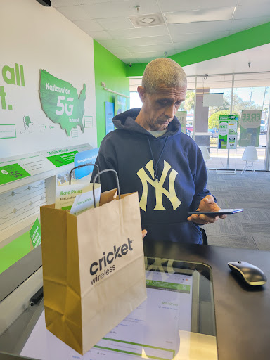 Cell Phone Store «Cricket Wireless Authorized Retailer», reviews and photos, 3452 US-19, Holiday, FL 34691, USA