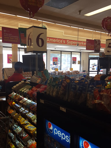 Grocery Store «Winn-Dixie», reviews and photos, 5428 Dogwood Dr, Milton, FL 32570, USA