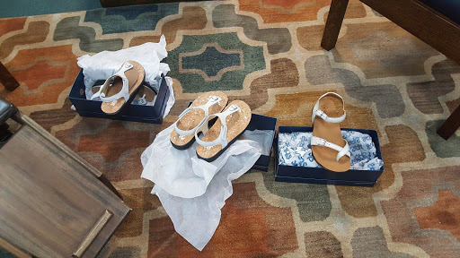 Shoe Store «SAS Shoes», reviews and photos, 215 S Hurstbourne Pkwy # 105, Louisville, KY 40222, USA