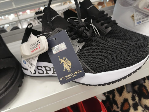 Clothing Store «Ross Dress for Less», reviews and photos, 3425 E Foothill Blvd, Pasadena, CA 91107, USA