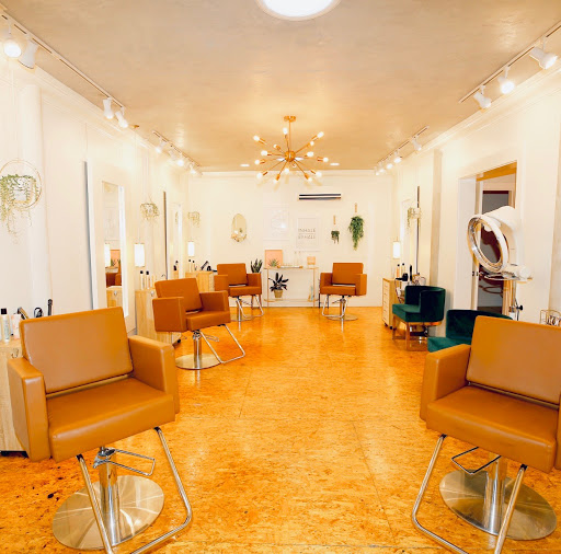 Hair Salon «Halo Hair Salon», reviews and photos, 195 E Gobbi St, Ukiah, CA 95482, USA