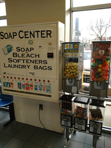Laundromat «Family Wash Day», reviews and photos, 8101 West Chester Pike, Upper Darby, PA 19082, USA