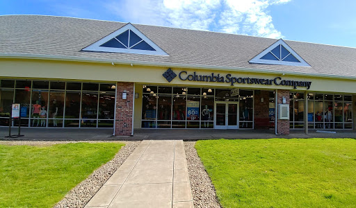 Sportswear Store «Columbia Sportswear Outlet Store at Lincoln City Outlets», reviews and photos, 1500 SE East Devils Lake Rd #205, Lincoln City, OR 97367, USA