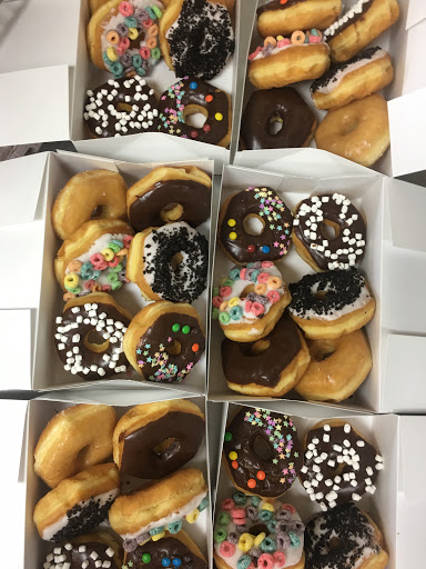 Donut Shop «Donut Palace», reviews and photos, 113 S Interstate Hwy 35, New Braunfels, TX 78130, USA