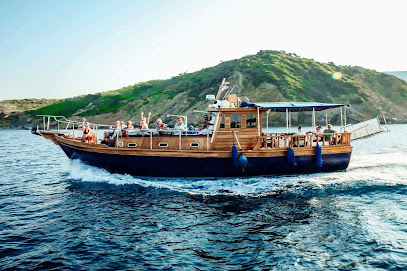 Captain Cook & The Traditional Yacht - Skiathos Finest Experience - Boat Trip