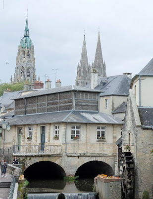 Parking Place aux Pommes à Bayeux
