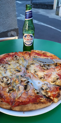 Plats et boissons du Pizzas à emporter Da Guido Pizza à Emporter à Etrembières - n°7