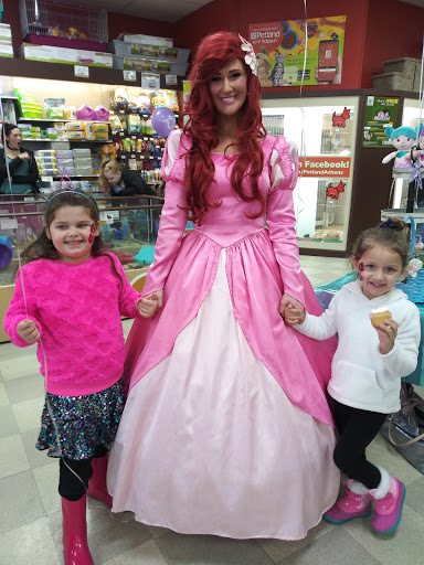 Pet Store «Petland», reviews and photos, 977 E State St, Athens, OH 45701, USA