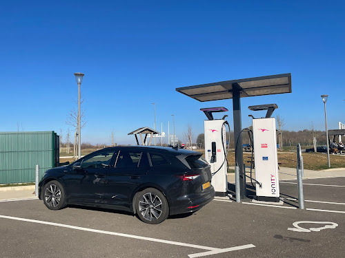 Borne de recharge de véhicules électriques IONITY Station de recharge Perrogney-les-Fontaines