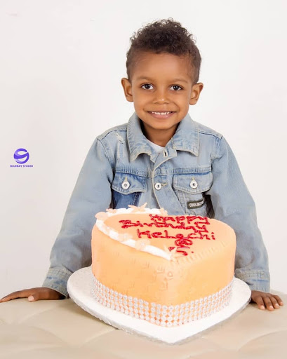 BlueBay Photography Studio, Suite B7 Blueworld Plaza, Opposite Mr. Biggs, Aminu Kano Cres, Wuse 2, Abuja, Nigeria, Photographer, state Federal Capital Territory