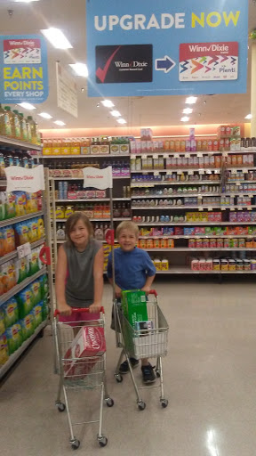 Grocery Store «Winn-Dixie», reviews and photos, 2880 Howland Blvd, Deltona, FL 32725, USA