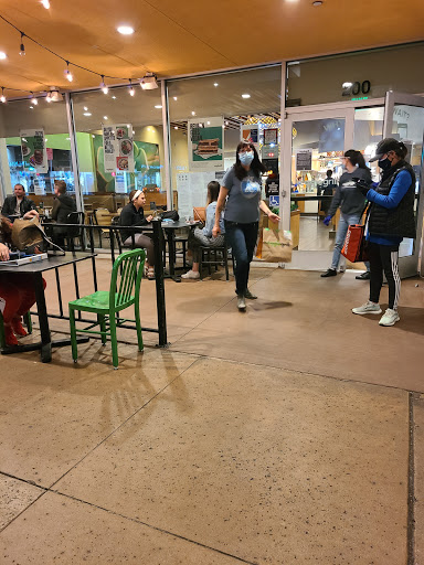 Shopping Mall «Shops On Lake Avenue», reviews and photos, 345 S Lake Ave, Pasadena, CA 91101, USA