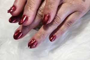 Lavish Nails & Spa image